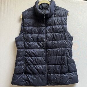 Uniqlo Women's Ultra Light Down Puffer Vest Sz L